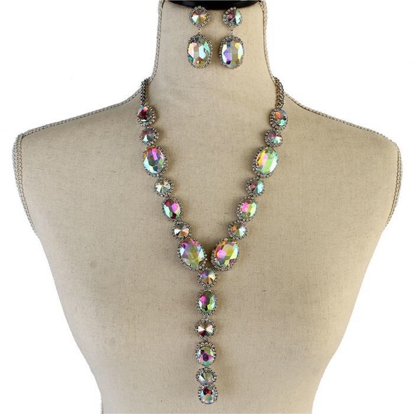 RHINESTONES OVAL NECKLACE SET - Picture 1 of 1